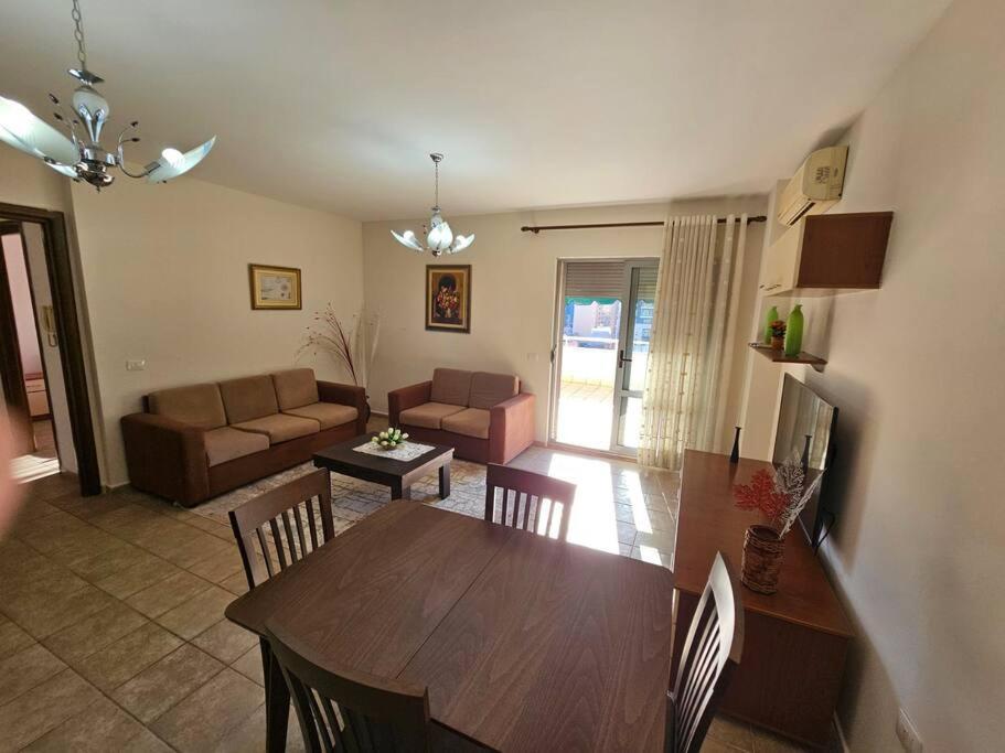 טיראנה Central Apartment מראה חיצוני תמונה